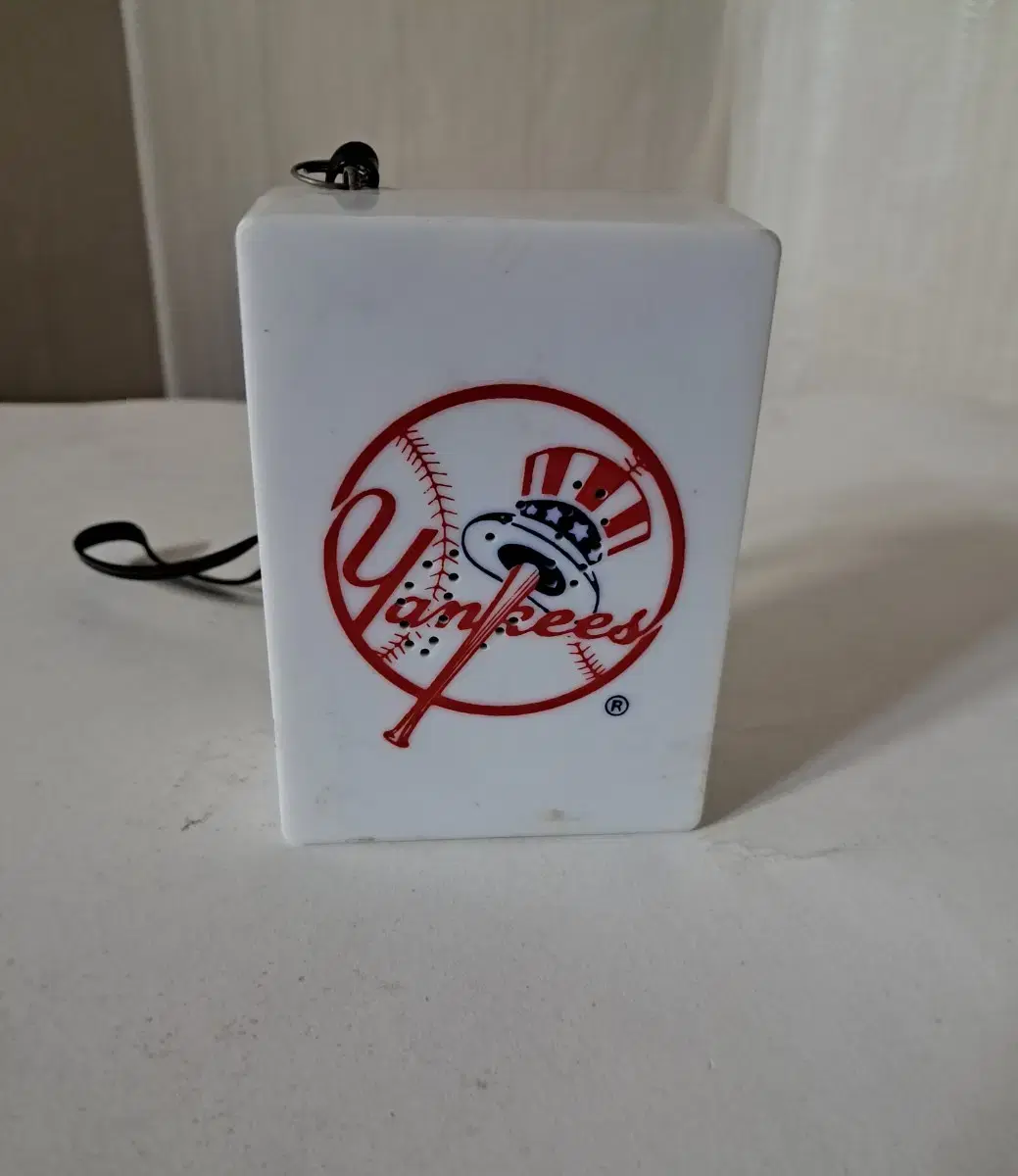 N.Y YANKEES TRANSISTOR RADIO